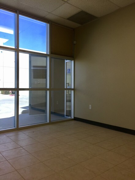 More Photos Of 41121 Golden Gate Cir, Murrieta Manufacturing For Lease