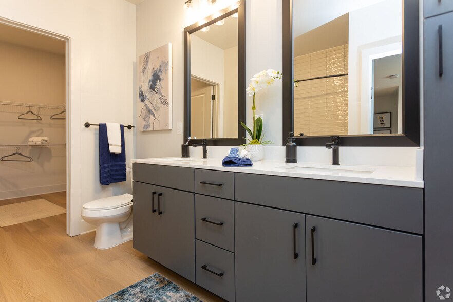 More Photos Of 930 W Mallard Creek Church Rd, Charlotte Apartments For Lease