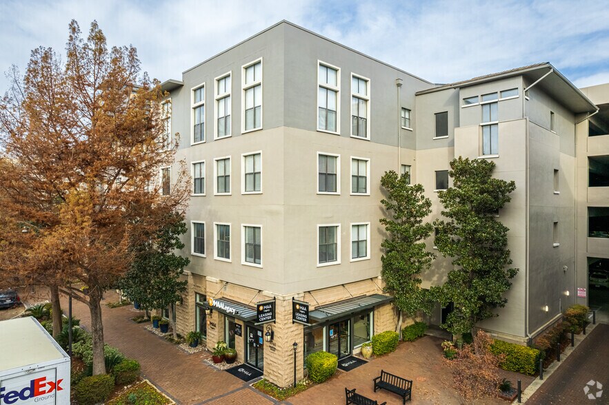 More Photos Of 7140 Bishop Rd, Plano General Retail For Lease