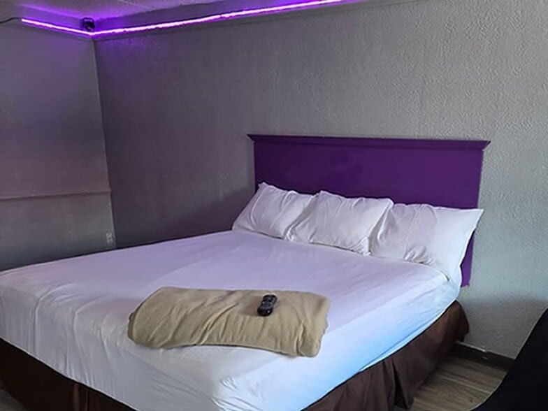 More Photos Of 4874 Old National Hwy, College Park Hotel For Sale