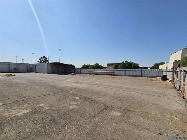 More Photos Of 107 S 14th St, Artesia Showroom For Sale