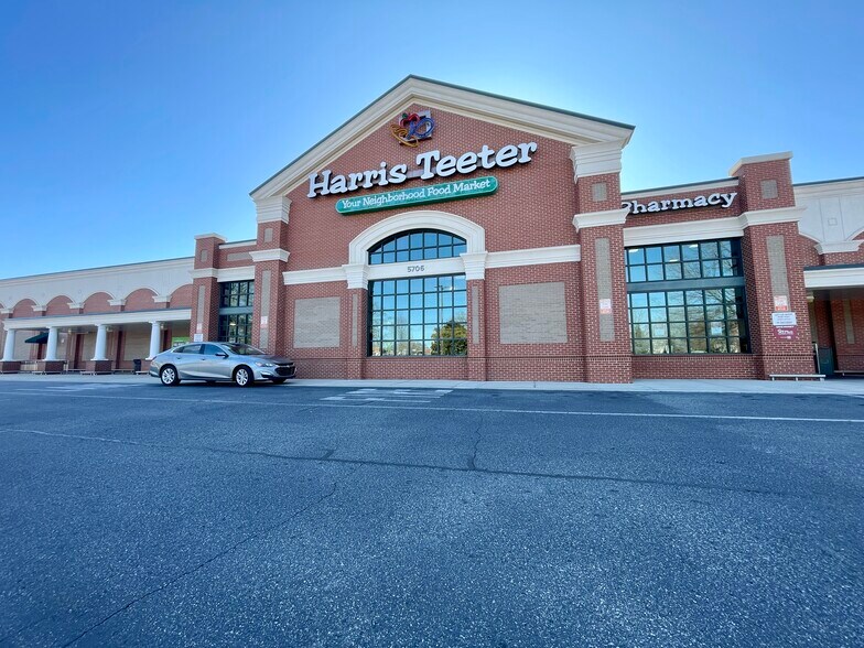 Primary Photo Of 5706 Wyalong Dr, Charlotte Storefront For Lease