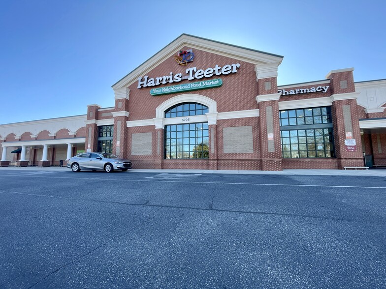 Primary Photo Of 5706 Wyalong Dr, Charlotte Storefront For Lease