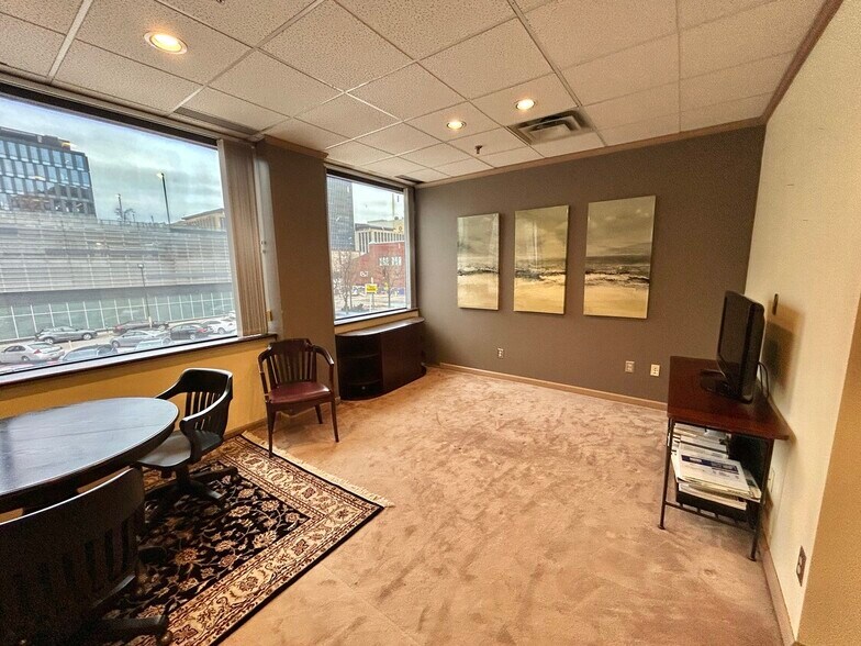 More Photos Of 333 E Ohio St, Indianapolis Medical For Lease