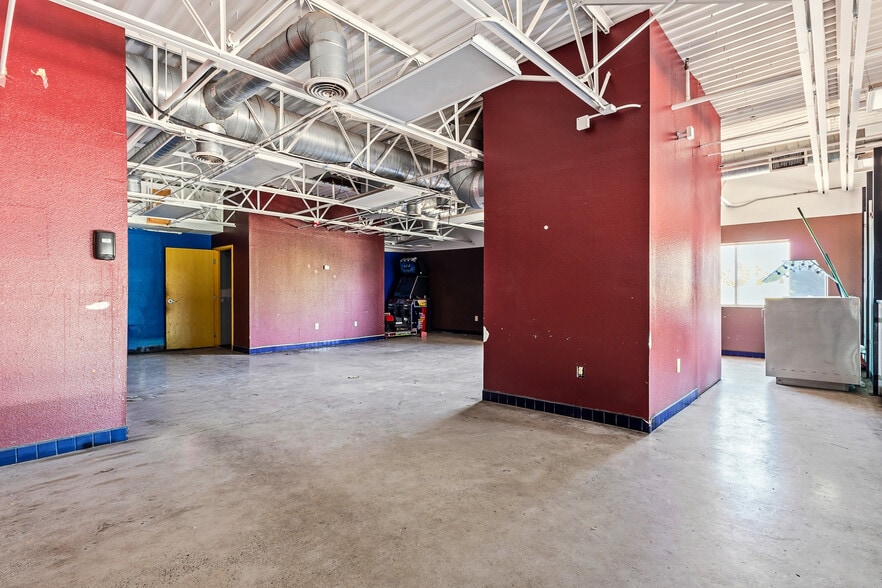 More Photos Of 5025 W Expressway 83, McAllen Restaurant For Lease