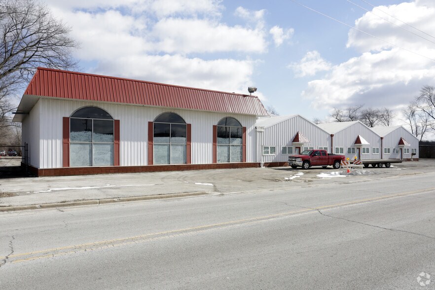 More Photos Of 3645 Union Ave, Steger Warehouse For Sale