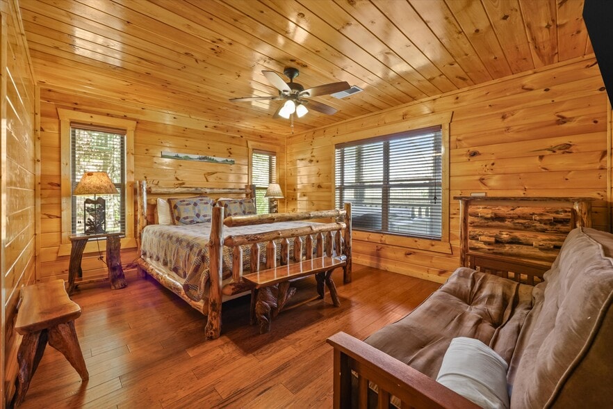 More Photos Of 1960 Blackthorn Trl, Sevierville Specialty For Sale