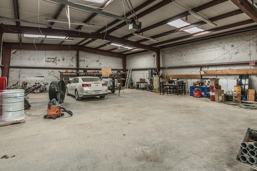 More Photos Of 6636 Canyon Dr, Amarillo Warehouse For Sale