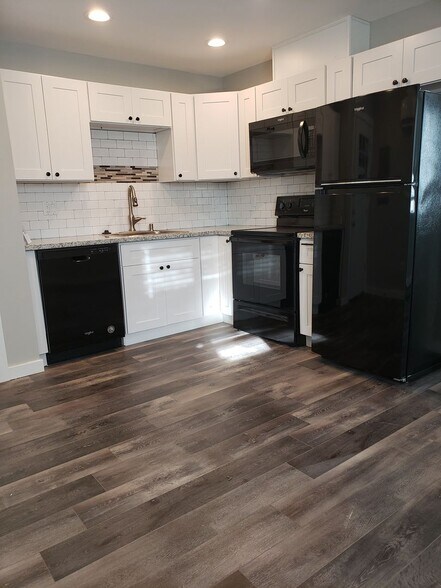 More Photos Of 612 NE Santiam Blvd, Mill City Multifamily For Sale