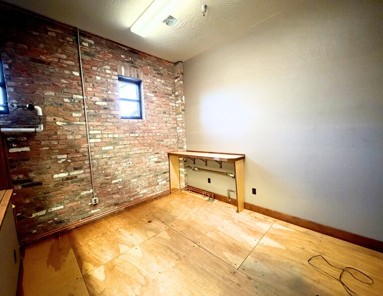 More Photos Of 1124 E Sherman Ave, Coeur d'Alene Storefront Retail Office For Lease