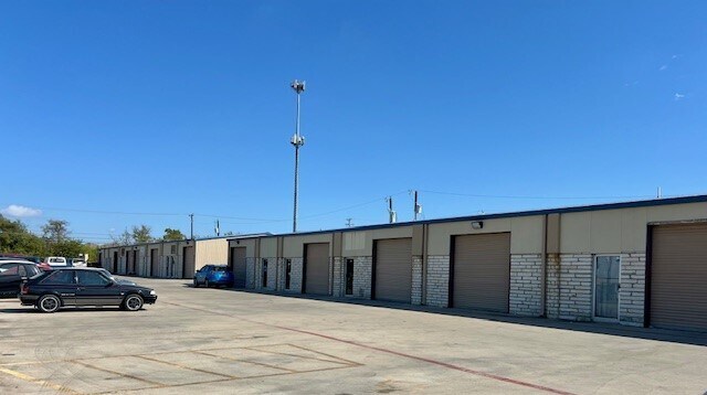 More Photos Of 4701 Priem Ln, Pflugerville Light Distribution For Lease