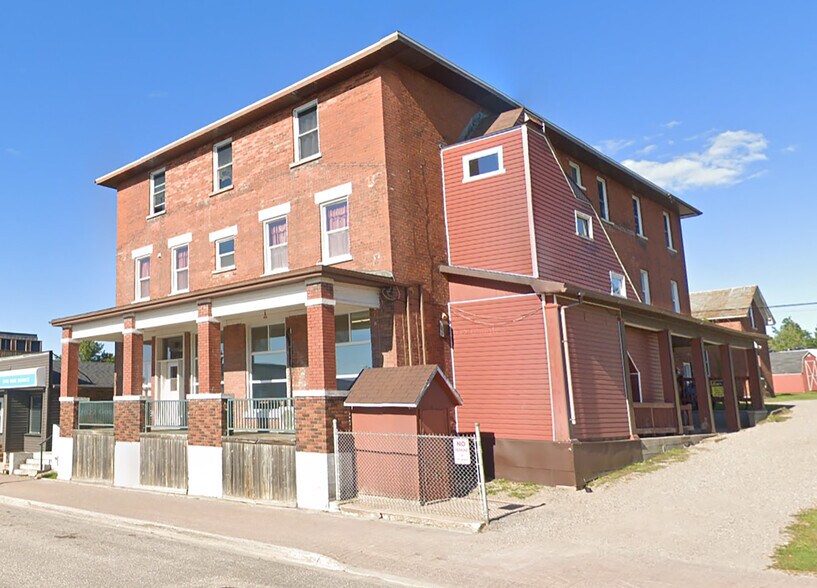 Primary Photo Of 532 Main St, Powassan Apartments For Sale