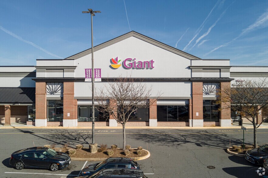 More Photos Of 6201-6360 Seven Corners Ctr, Falls Church General Retail For Lease