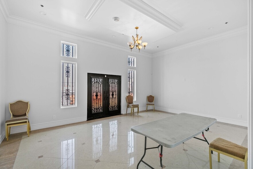 More Photos Of 13311 Sherman Way, North Hollywood Warehouse For Sale