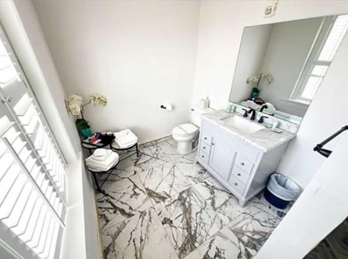 More Photos Of 215 S Woodland Blvd, Deland Hotel For Sale