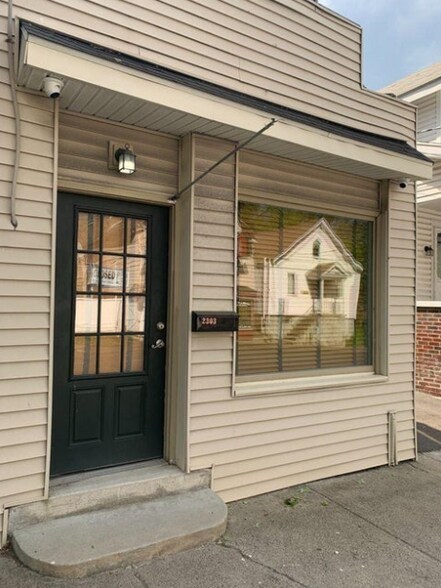 More Photos Of 2303 15th St, Troy Storefront For Sale