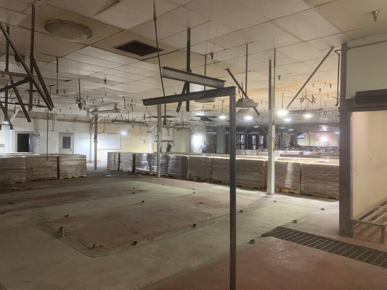 More Photos Of 2222 S East Ave, Fresno Food Processing For Lease