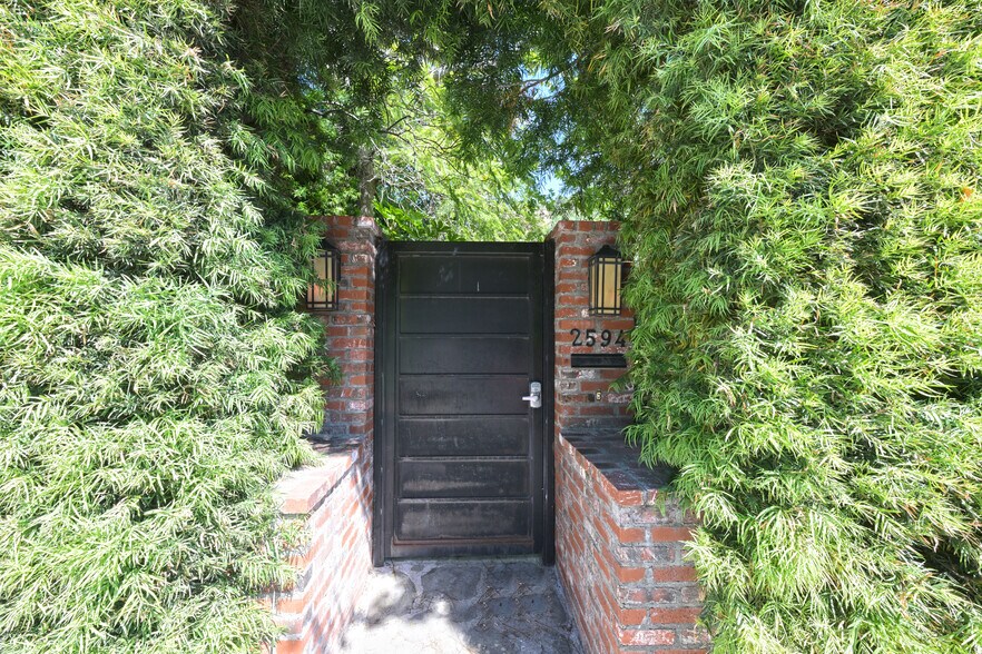 More Photos Of 2592 N Beachwood Dr, Los Angeles Multifamily For Sale