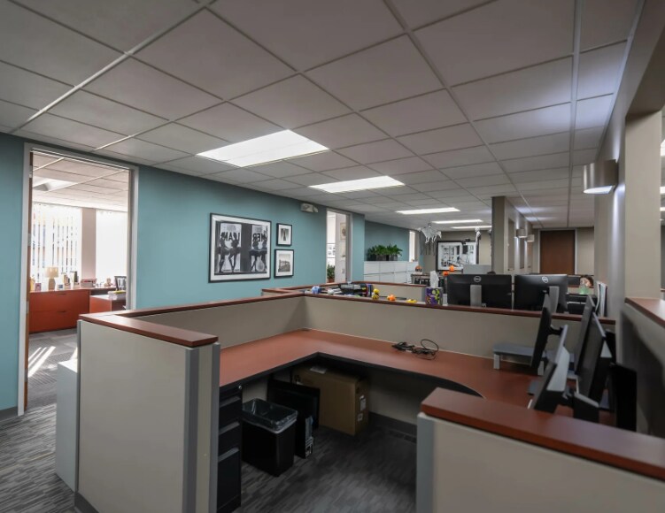 More Photos Of 17000 W Ten Mile Rd, Southfield Office For Sale