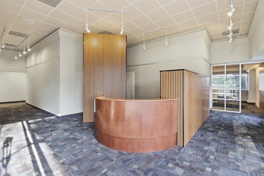 More Photos Of 585 Technology Pky, Lake Mary Office For Sale