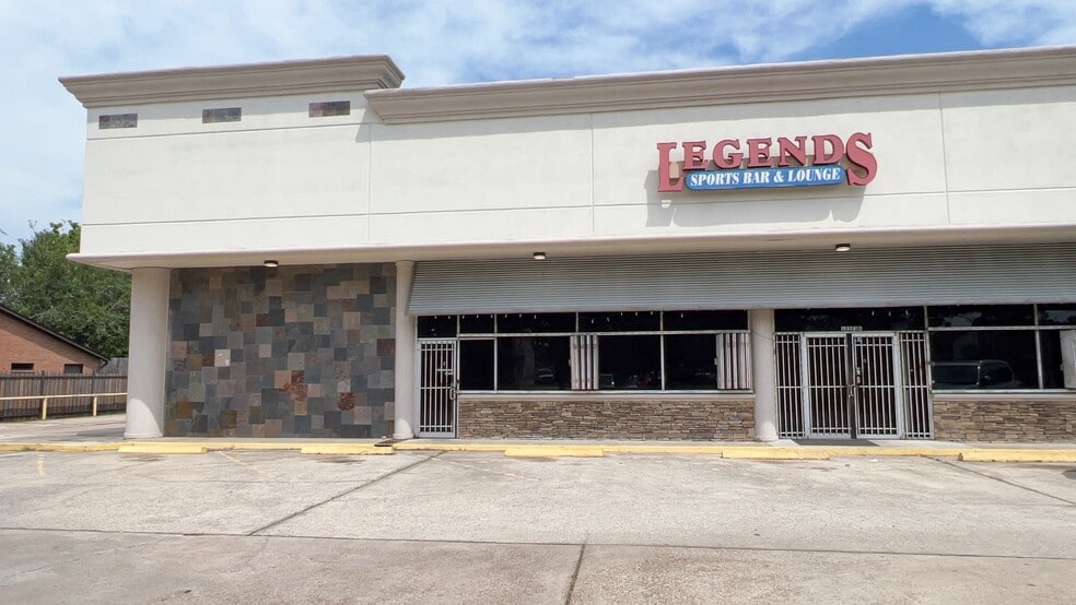 More Photos Of 12373 Scarsdale Blvd, Houston Unknown For Lease