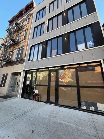 More Photos Of 96 Moore St, Brooklyn Storefront For Lease