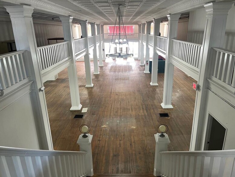 More Photos Of 410 W Chickasha Ave, Chickasha Storefront For Sale