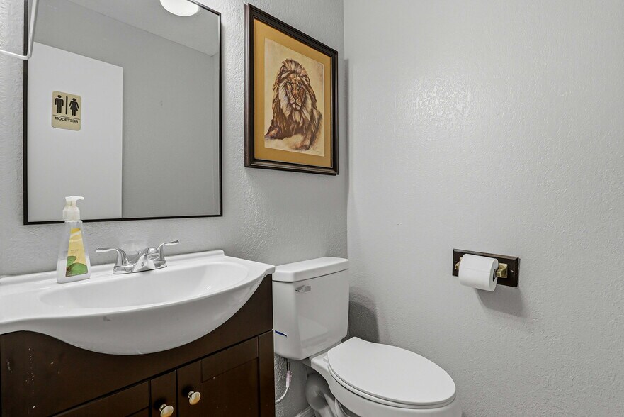 More Photos Of 10050 Mccombs St, El Paso Medical For Sale