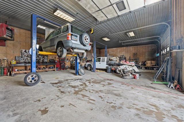 More Photos Of 401 N 5th St, Custer Industrial For Sale