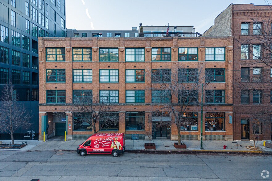 More Photos Of 110 N Peoria St, Chicago Apartments For Lease