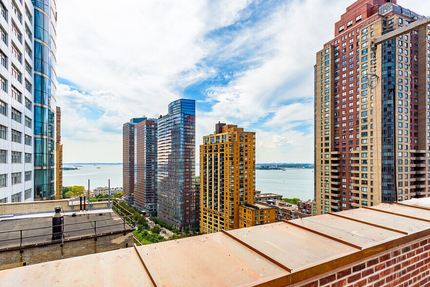 More Photos Of 40 Rector St, New York Office For Sale