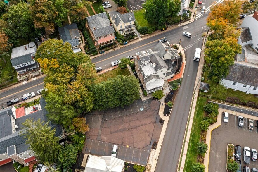 More Photos Of 152 N Main St, Doylestown Medical For Lease