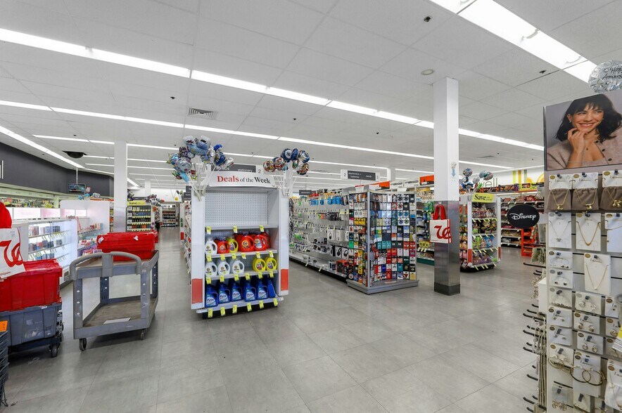 More Photos Of 406 E Madison Ave, Dumont Unknown For Lease