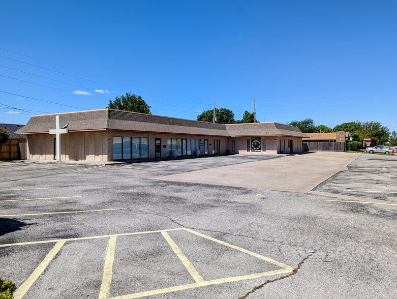 Primary Photo Of 1006 NW 47th St, Lawton Office For Lease