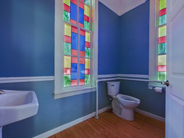 More Photos Of 407 Jacob St, Saint Jacob Specialty For Sale