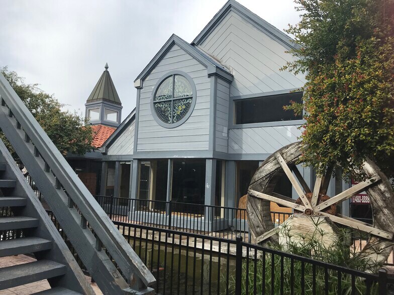 More Photos Of 360 N Midway Dr, Escondido Storefront Retail Office For Lease