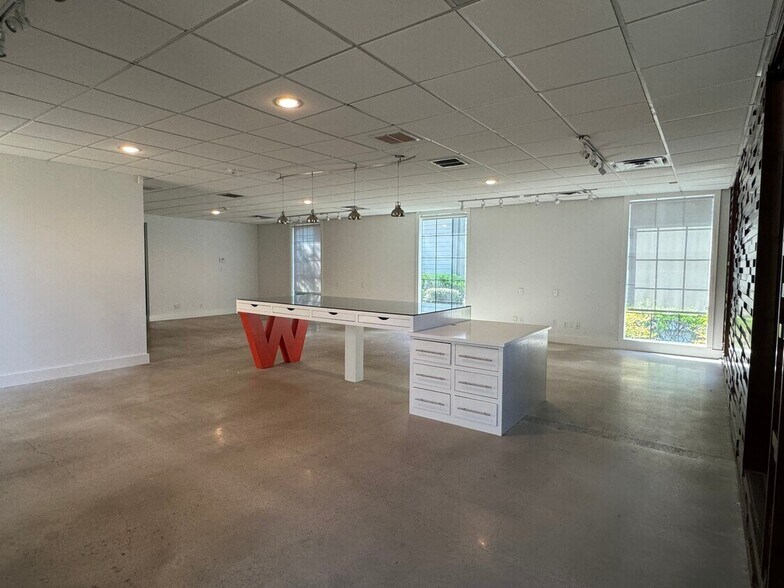 More Photos Of 2411 E Skelly Dr, Tulsa Loft Creative Space For Sale