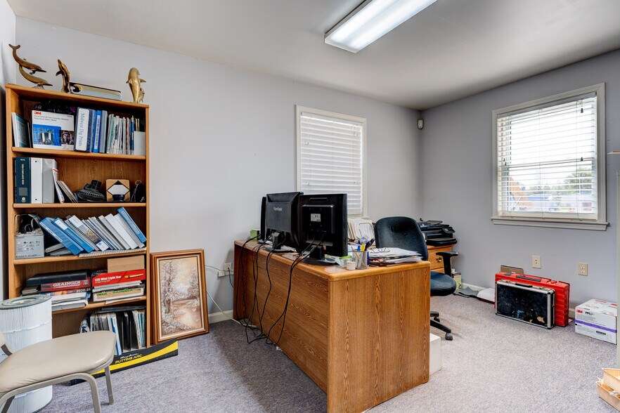 More Photos Of 3090 W Cook Rd, Grand Blanc Showroom For Sale