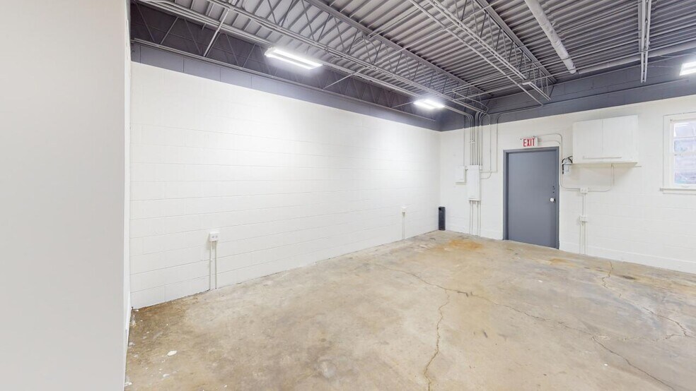 More Photos Of 50 E Palatine Rd, Palatine Storefront Retail Office For Lease