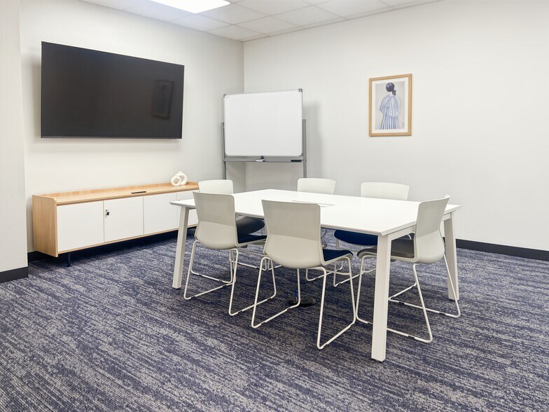 More Photos Of 16100 Cairnway Dr, Houston Coworking Space