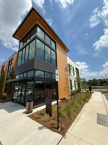 More Photos Of 415 Brighton Park Blvd, Summerville Office Residential For Lease