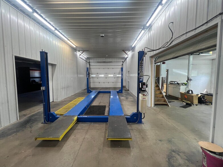 More Photos Of 380 S Main St, De Graff Light Manufacturing For Sale