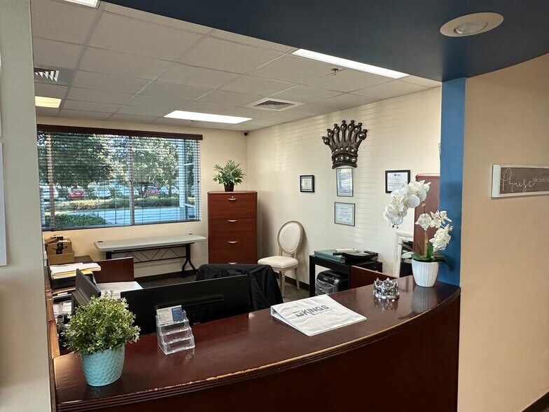 More Photos Of 10501 S Orange Ave, Orlando Light Manufacturing For Sale