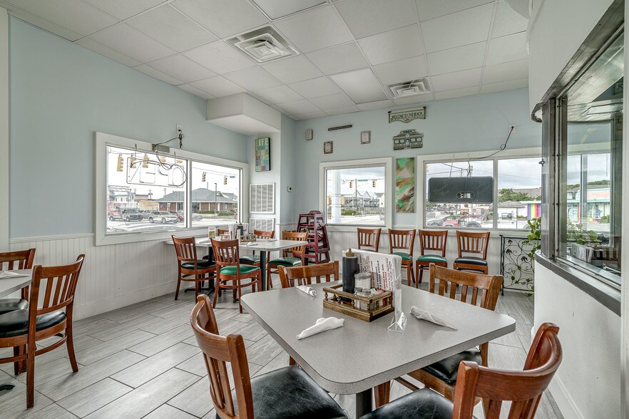 More Photos Of 100 E Fort Macon Rd, Atlantic Beach Restaurant For Sale