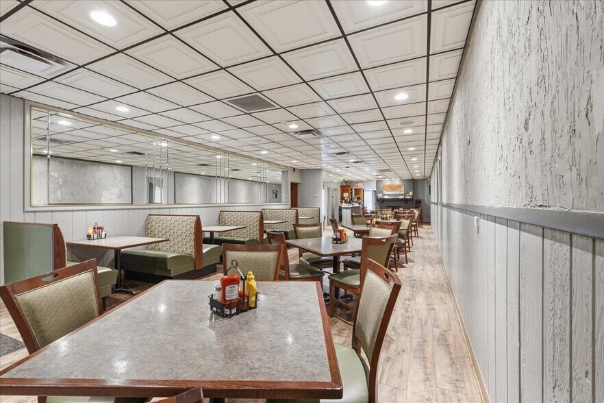 More Photos Of 318 New York Ave, Rochester Sports And Entertainment For Sale