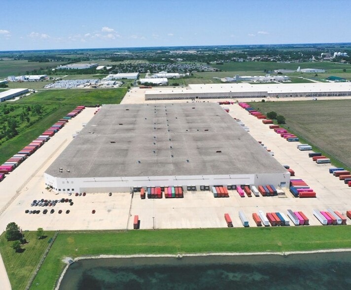 Primary Photo Of 8374 N 4000 E Rd, Manteno Distribution For Lease