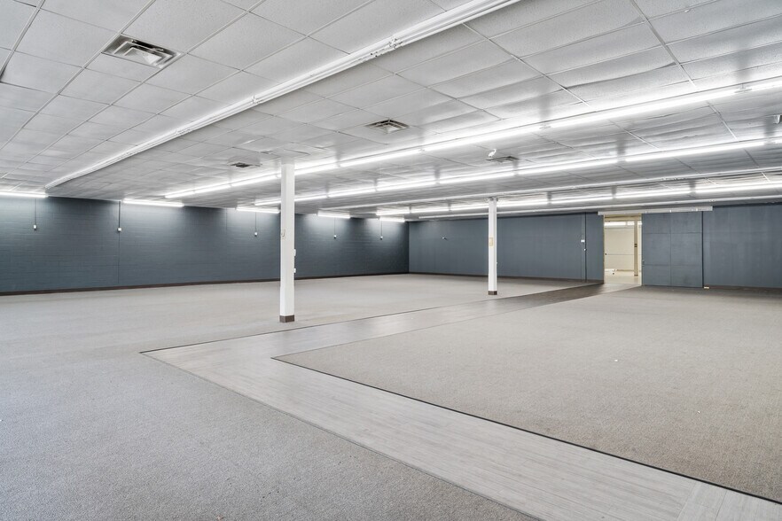 More Photos Of 4930 Poplar Level Rd, Louisville Freestanding For Lease
