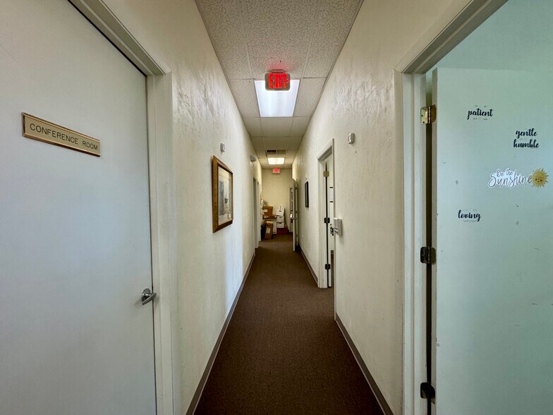 More Photos Of 7731 Newberry Rd, Gainesville Flex For Lease