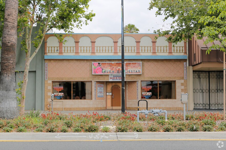 More Photos Of 18407 Sherman Way, Reseda Office For Sale