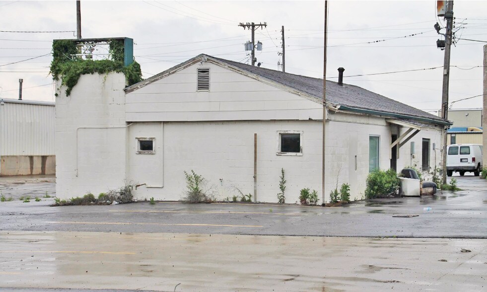 More Photos Of 41 Lyon Ave, Kansas City Parking Lot For Lease